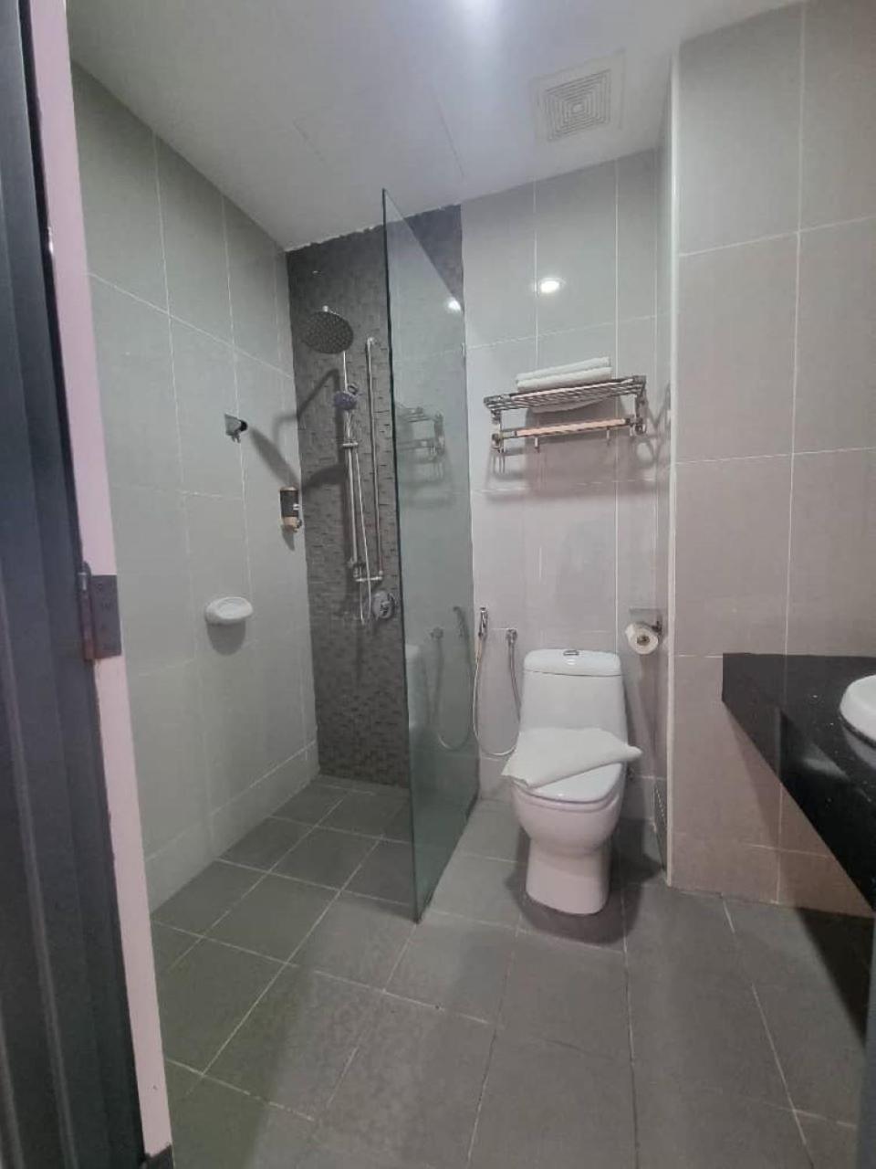 Hotel Avatel Jelutong à Gelugor Extérieur photo